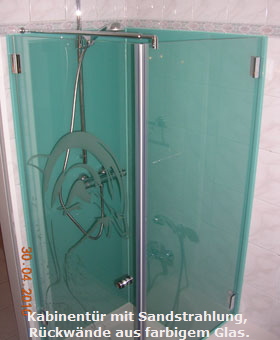 Glaserei Sterz - Kabinentr mit Sandstrahlung, Rckwnde aus farbigem Glas